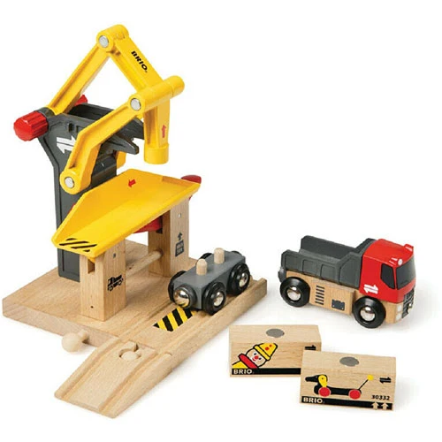 BRIO Freight Goods Station - Image 4