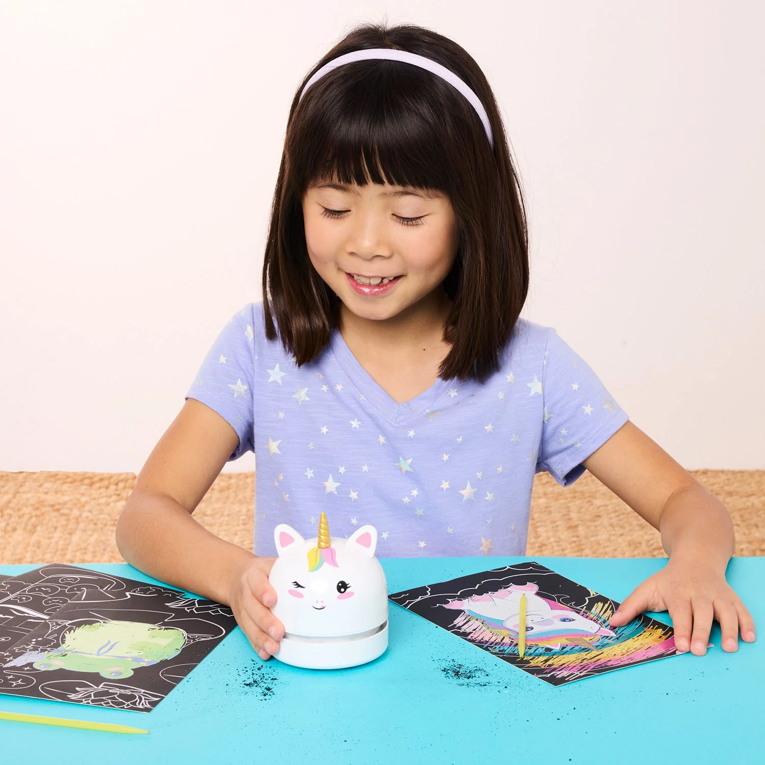 Deluxe Scratch Art with Mini Unicorn Vacuum: Creativity for Kids - Image 7
