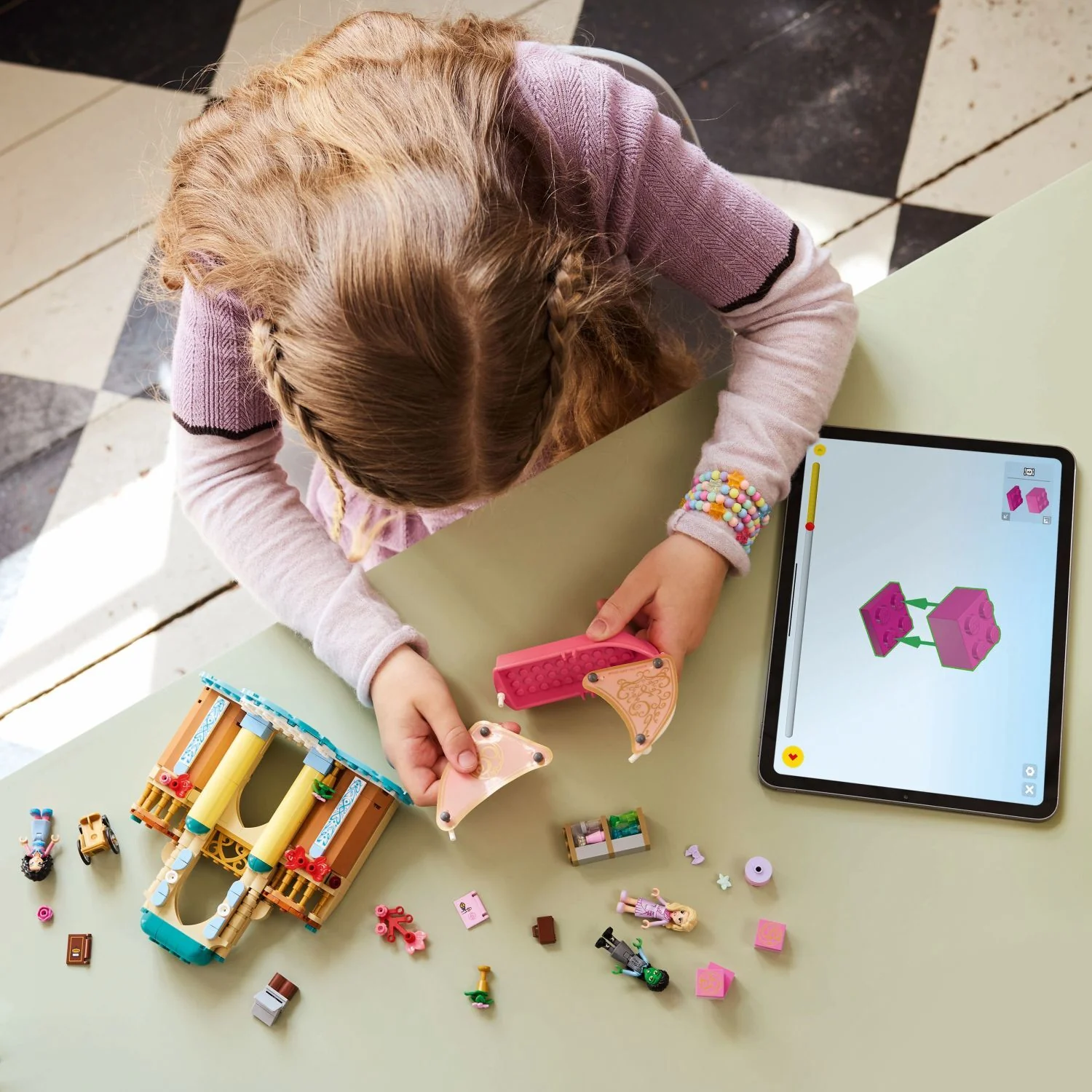 LEGO Wicked: Glinda, Elphaba & Nessarose at Shiz University - Image 3